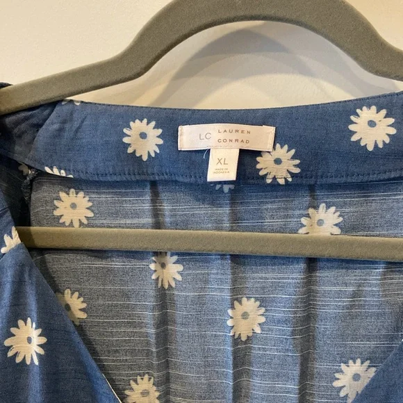 LC Lauren Conrad Blue Floral Blouse - Picture 3 of 5